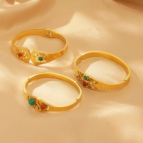 Bracciale A Polsino Intagliato Vintage Acciaio Inossidabile Placcato Oro Pietre Rosse Verdi Gioielli Etnici Geometrici Donne