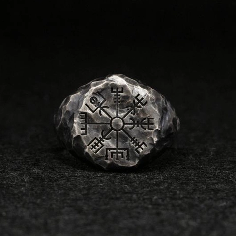 Vintage Viking Compass Rune Ring For Men Alloy Hammered Texture Punk Gothic Mythology Totem Band Ancient Silver Tone