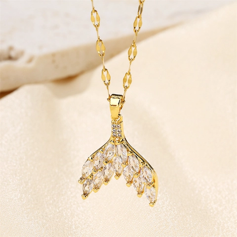 Fish Tail Pendant Necklace Copper Gold Plated With White Zirconia For Women Elegant Minimalist Clavicle Chain Jewelry
