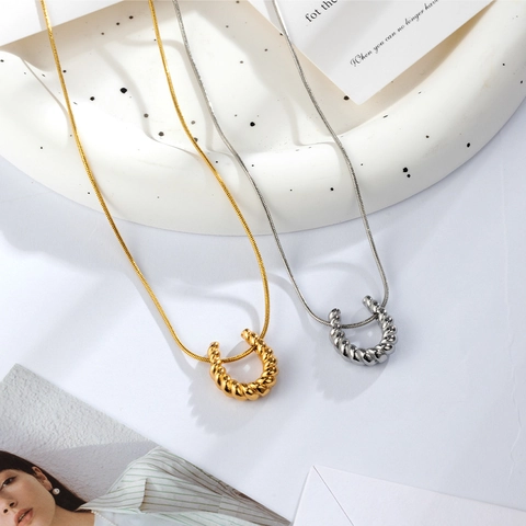 Minimalistische 18K Vergoldete Edelstahl Halskette Mit Herz U-Form Anhänger Retro Schlangenkette Schmuck Für Damen