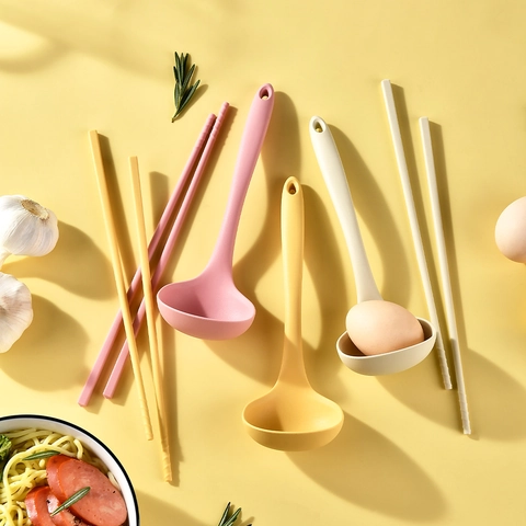 Integrated Non-stick Silicone Soup Spoon And Chopsticks Set Long Handle Tableware Heat Resistant Ramen Spoon For Home Kitchen