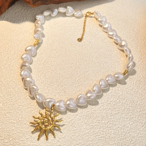 Collana Vintage in Acciaio Inossidabile con Perle Artificiali a Cuore per Donna Pendente a Sole Oro Gioielli Retrò
