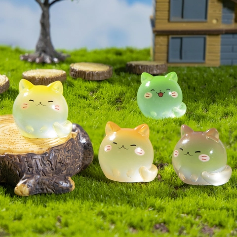 Luminous Mini Cat Figurines Resin Glow In The Dark Cartoon Kitten Ornaments For DIY Micro Landscape Home Desk Decor