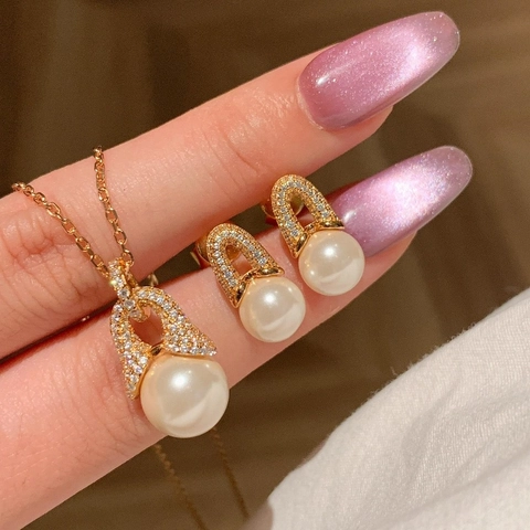 Boucles D'Oreilles Künstliche Perles Avec Zircon Et Tige En Argent Sterling 925 Plaqué Or 18 Carats Style Vintage Français Pour Femmes