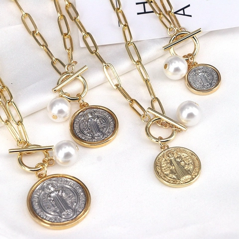 Collar Medalla San Benito Cobre Chapado En Oro 18K Cadena Clip Cierre De Palanca Colgante Perla Artificial De Concha