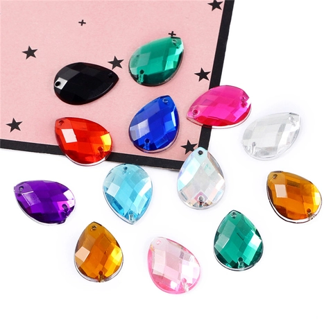 Strass Da Cucire In Acrilico Goccia D'acqua Sfaccettato Forma Pera Schiena Piatta Doppi Fori Per Fai Da Te Accessori Per Abbigliamento Colorato