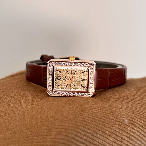 Women Quartz Watch Rectangular Rhinestone Inlaid Case Roman Numerals Crocodile Pattern Faux Leather Strap Elegant Fashion