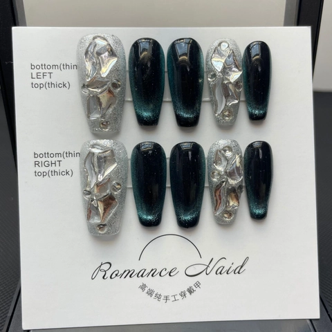 Handgemaakte Kunstnagels Lange Doodskistvorm Groen Kattenoog Zilvere Glitters 3D Hars Strass Elegante