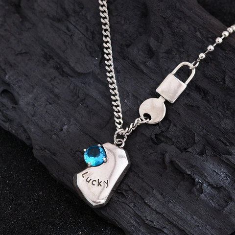 Collier Pendentif en Zirconia Bleu Lucky Chaîne en Cuivre Vintage Avec Breloques Clé et Serrure Bijoux Hip Hop Mode pour Femmes Ton Argent