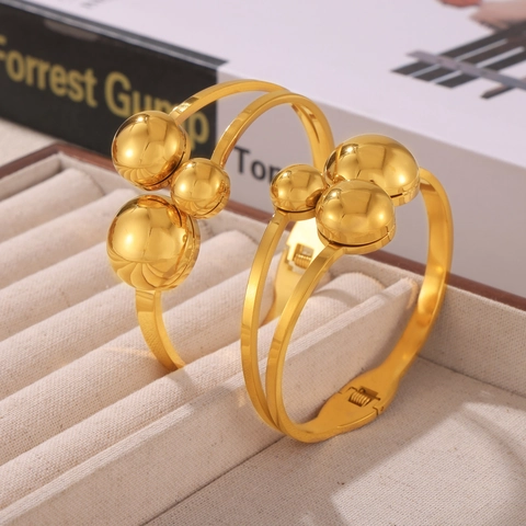 Bracciale Rigido Placcato Oro Moda Acciaio Al Titanio Sfera Decorativa Bracciale A Molla Aperto Geometrico Esagerato Per Donna