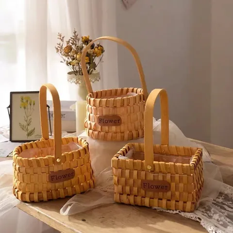 Handgewebter Holz Aufbewahrungskorb Tragbarer Blumenkorb Dekorelement Im Pastoralen Stil Mit Schleife Und Künstliche Perlengriff