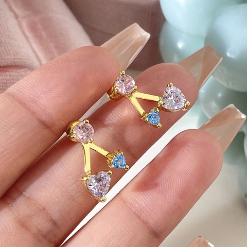 Orecchini a lobo creativi a forma di ciliegia con zirconi a cuore per donna Ottone placcato oro 18 carati Orecchini a forma di frutta colorata Accessori moda