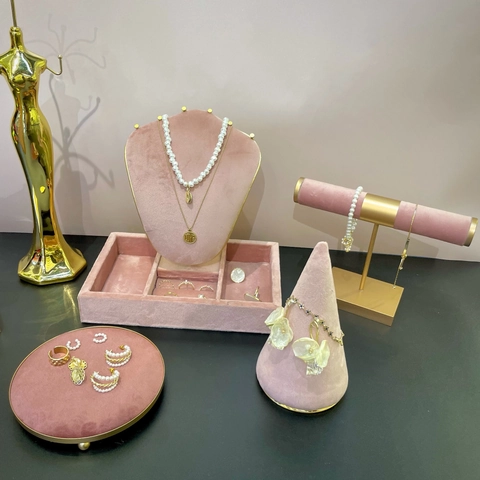 Jewelry Display Rack Metal Wood And Pink Velvet Necklace Bust Holder Bracelet T-Bar Ring Cone Earring Tray Nordic Luxury Mannequin