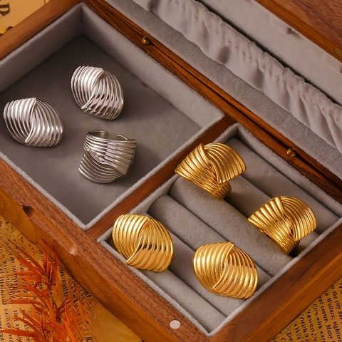 Titanium Stalen Oorbellen Met Golftextuur En Verstelbare Ring 18K Verguld Minimalistische Gepolijste Mode Voor Dames