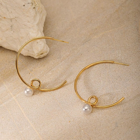 Orecchini a Cerchio C Torsione in Acciaio Inossidabile Placcato Oro 18K con Perla Artificiale per Donna Stile Vintage Francese