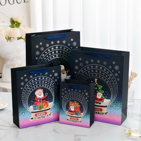 Weihnachtsgeschenktüten Weißer Karton Handheld Mit Bandgriffen Weihnachtsmann Schneemann Feiertagsgeschenkverpackung Elegant