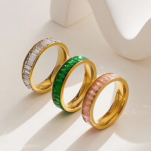 Bague Éternité en Acier Inoxydable Plaqué Or Avec Zirconia Baguette pour Femme Mode Bijoux Minimalistes Ciel Étoilé
