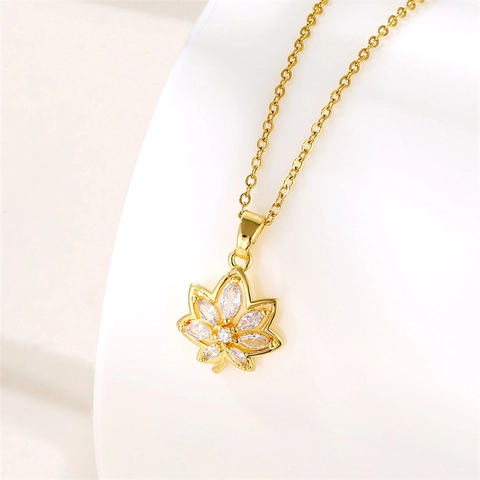 Maple Leaf Pendant Necklace Stainless Steel Micro Inlaid Zircon Minimalist Hip Hop Jewelry For Women Gold Color