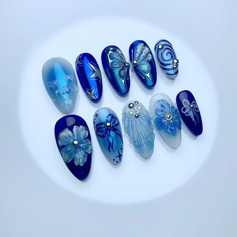 Blaue Blume Schmetterling Aufpressnägel 3D Muschelmuster Gradient Stiletto Künstliche Nägel Damen Künstliche Perle Strass