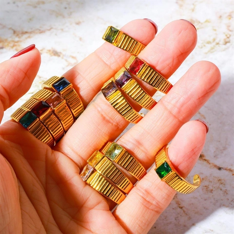 Verstellbarer Ring Edelstahl 18K Vergoldet Gestreifte Textur Rechteckiger Zirkonia Geburtsstein Schmuck Damen