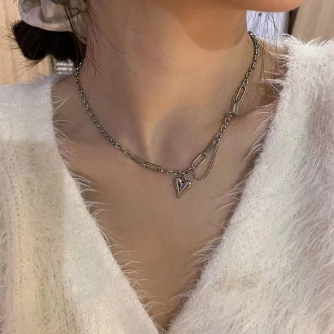 Alloy Heart Pendant Necklace With Asymmetric Mixed Chain And Tassel Design Chic Minimalist Jewelry For Women