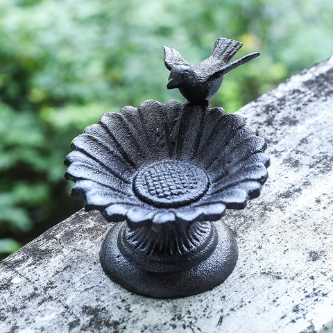 Cast Iron Bird Feeder Standing Vintage Sunflower Shape Bird Bath Outdoor Garden Decorative Statue Tray