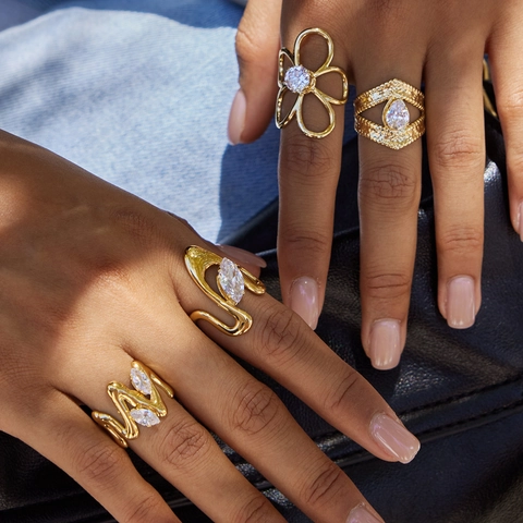 Anillo de Acero Inoxidable con Zirconia Chapado en Oro Patrón de Corazón Flor Onda Joyería de Moda para Mujer Accesorio Regalo