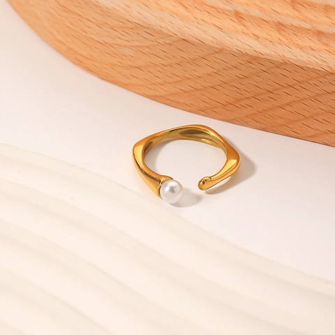 Verstellbarer Edelstahl Künstliche Perlenring Für Damen 18K Vergoldet Unregelmäßige Welle Minimalistischer Fingerschmuck Geschenk