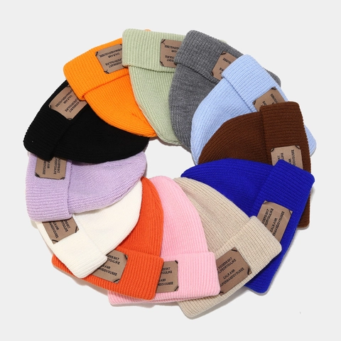 Knitted Beanie Hat Acrylic Warm Winter Ribbed Cap With Leather Patch For Women Men Casual Streetwear Simple Solid Color