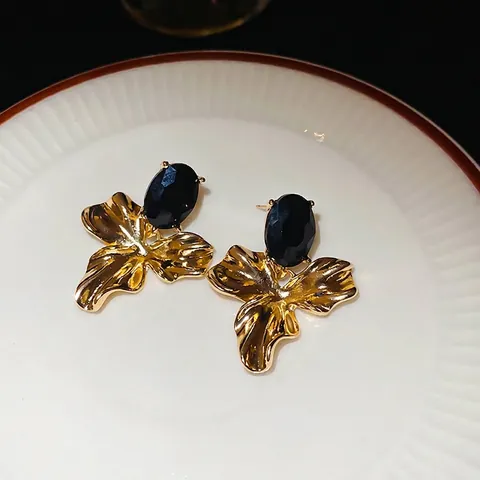 Vintage Oval Black Rhinestone Stud Earrings With 925 Sterling Silver Earring Post Pleated Gold Alloy Flower Jewelry For Women