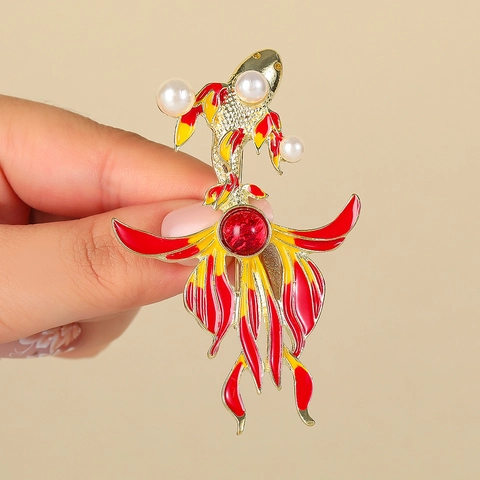 Spilla Pesce Rosso in Stile Cinese Vintage Smalto Carpa Koi Con Künstliche Perle Sintetiche Pietra Rossa Gioielli in Lega per Donna Festa Matrimonio