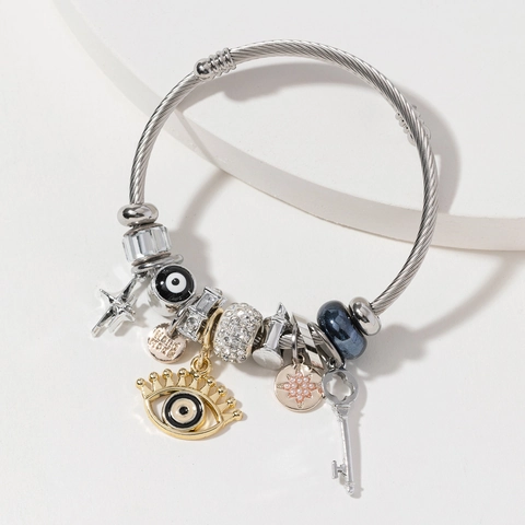 Bracciale Rigido in Acciaio Inossidabile con Charms e Perline Stile Bohemien per Donna Pendente Occhio del Male Cuore Chiave Regolabile