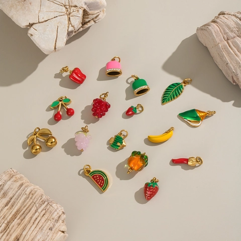 Pendentifs Charmes DIY Forme Fruit Acier Inoxydable Émail Imperméable Hypoallergénique Accessoires Bijoux Pour Femmes