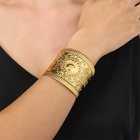 Vintage Roestvrijstalen Manchet Armband Breed Open Ring Zon Gezicht Reliëf Geometrische Textuur Boho Goud Sieraden
