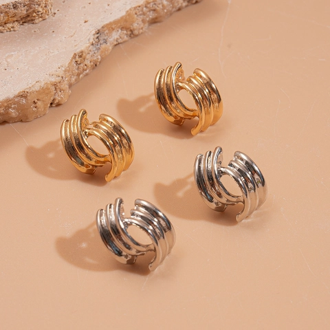Minimalistische Geometrische C-Förmige Mehrlagige Strukturierte Metallische Creolen Mit 925er Sterlingsilber Ohrstecker Für Damen