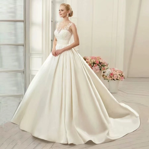 Elegantes Ärmelloses Spitze Satin Hochzeitskleid Rundhalsausschnitt Lange Schleppe Offener Rücken Brautkleid Vintage Damen