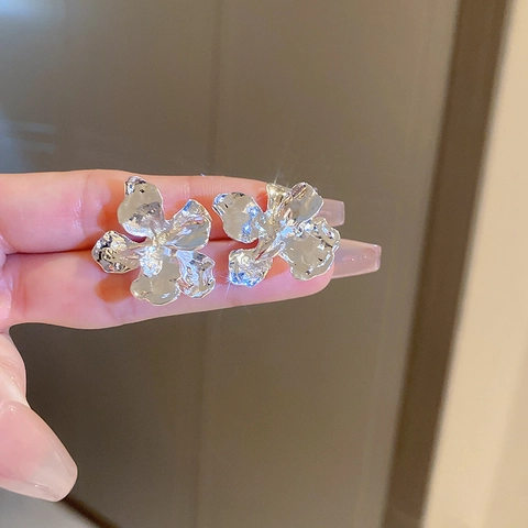 Boucles D Oreilles Boutons Pétale Fleur Métallique Alliage Martelé Irrégulier Avec Tige Argent Style Élégant Femmes