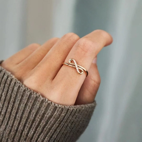 Minimalistische 925 Sterling Zilveren Oneindigheid Ring voor Dames Kruis Asymmetrisch Strass Ingelegde Mode Sieraden