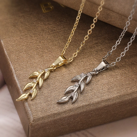 Elegant Gold Silver Plated Copper Leaf Pendant Necklace For Women Inlaid With Zirconia Minimalist Delicate Clavicle Chain Jewelry Gift
