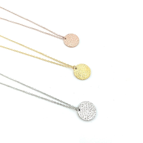 Collana Minimalista con Ciondolo Rotondo Martellato in Acciaio Inossidabile per Donna Placcato Oro 18K Gioielli Casual Catena