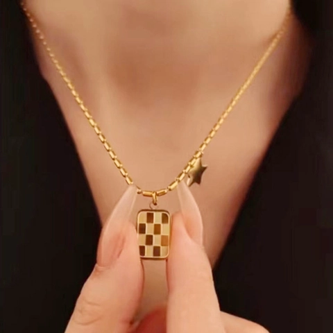 Fashion Titanium Steel Checkerboard Square Star Pendant Necklace For Women Retro 18K Gold Plated Bead Chain Jewelry Gift