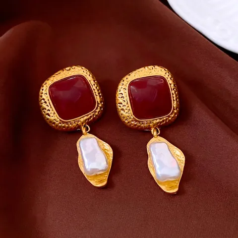 Orecchini Pendenti Retrò Stile Palazzo In Resina Quadrata Con Perla Artificial Barocca E Perno In Argento Per Donne Lusso