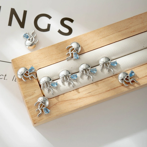 Orecchini A Lobo Per Cartilagine Medusa Zircone Goccia Blu Acciaio Al Titanio Rame Gioielli Da Piercing A Vite Per Donna
