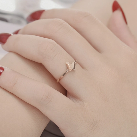 Elegante Titanium Staal Vlinder Open Ring Voor Dames 18K Verguld Luxe Gematteerde Vlinder Verstelbare Vingerring Mode Sieraden