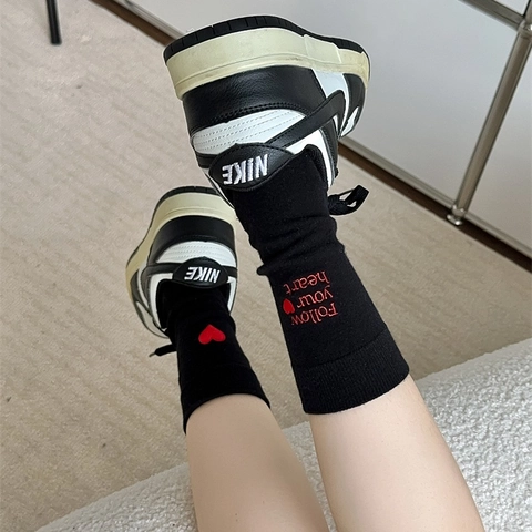 Chaussettes En Coton Slouch Cœur Et Broderie Lettre Follow Your Heart Mi-mollet