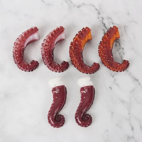 Realistic PVC Simulation Squid Tentacle Keychain Creative Seafood Octopus Leg Food Model Bag Pendant Funny Toy Gift