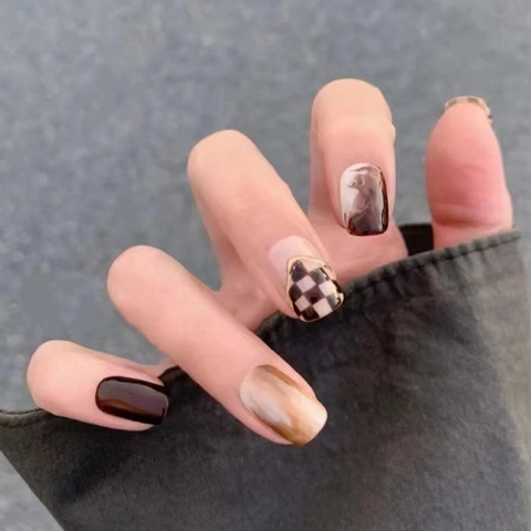 Coffee Brown Checkerboard Marble Short Press On Nails Retro Ins Style Detachable Fake Nails For Women Manicure
