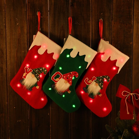 Calcetines De Navidad LED Iluminados Gnomo Viejo Sin Rostro Felpa Tela No Tejida Adorno Colgante Decoración Letra JOY