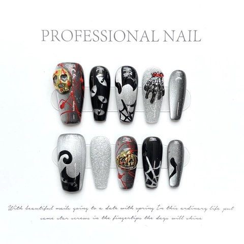 Handgemaakte Halloween Plaknagels Dark Gothic Kattenoog Gradiënt Met 3D Schedel Pompoen Bedeltjes Lange Kistvorm Kunstnagels