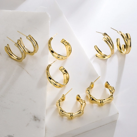 Dames C-Vormige Creolen Verguld Koper Bamboe Onregelmatig Gedraaid Metaal Punk Hip Hop Minimalistische Sieraden